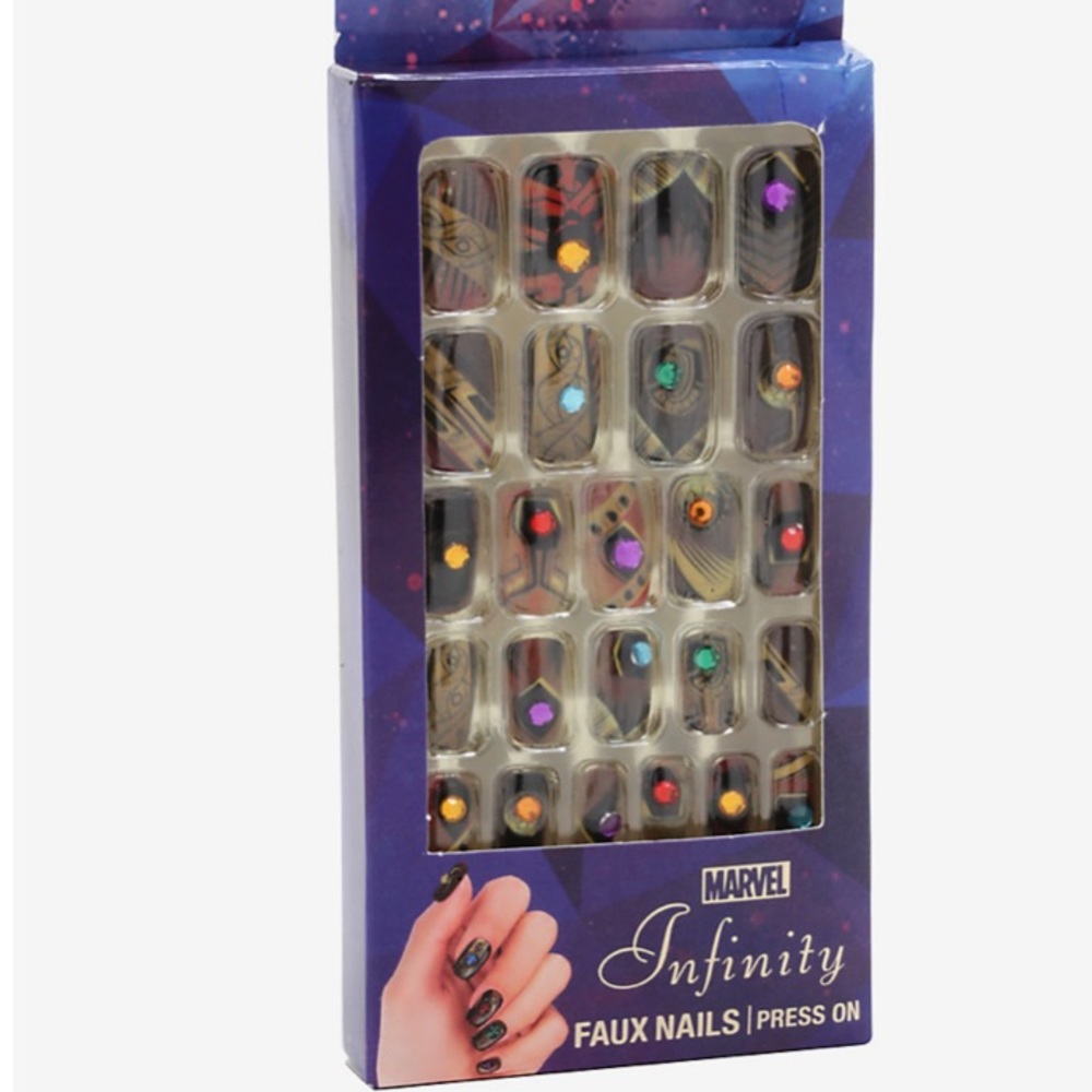 Marvel Avengers: Infinity War Fake Nail Set Thanos MCU Hot Topic‎